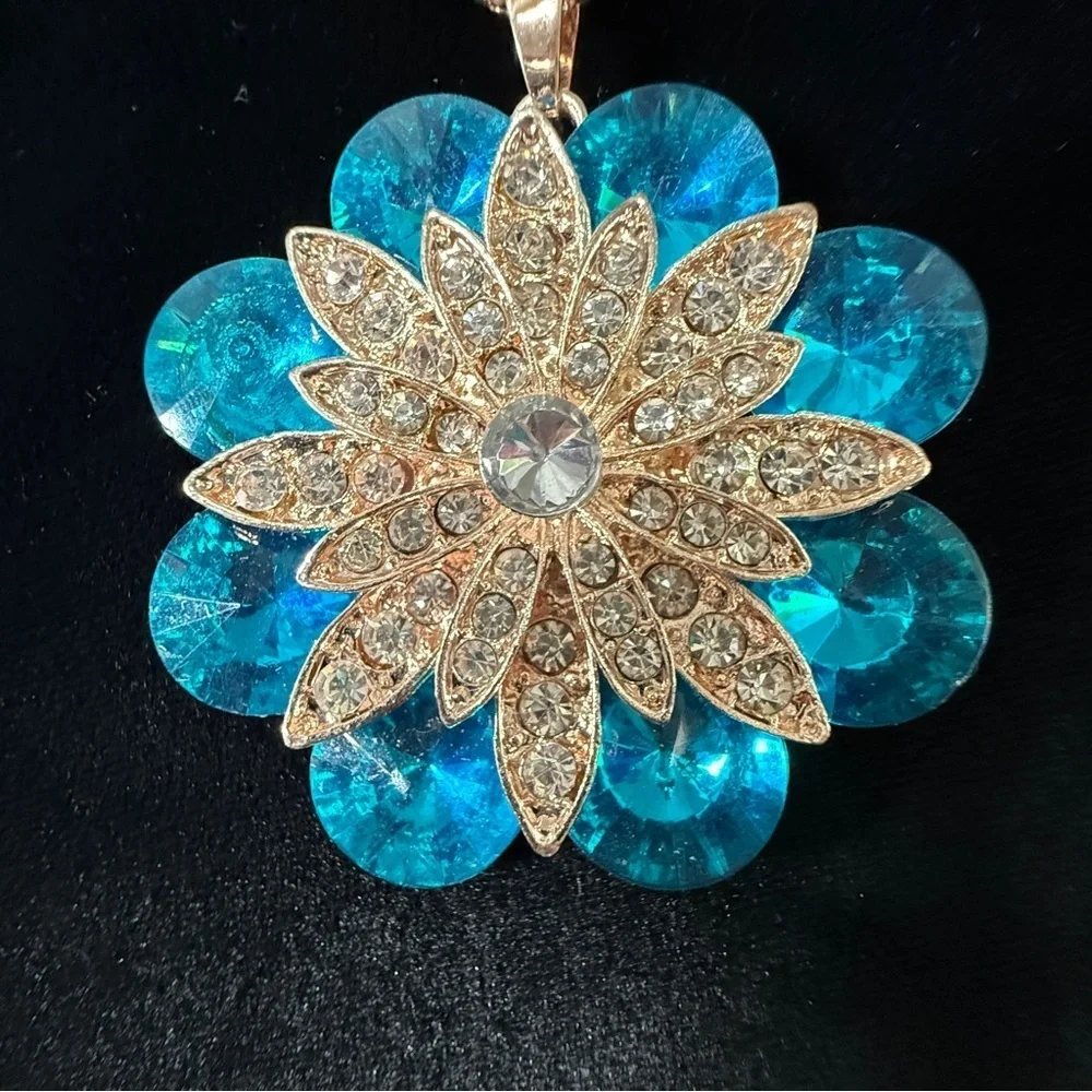 Betsey Johnson Blue and Gold Floral Necklace